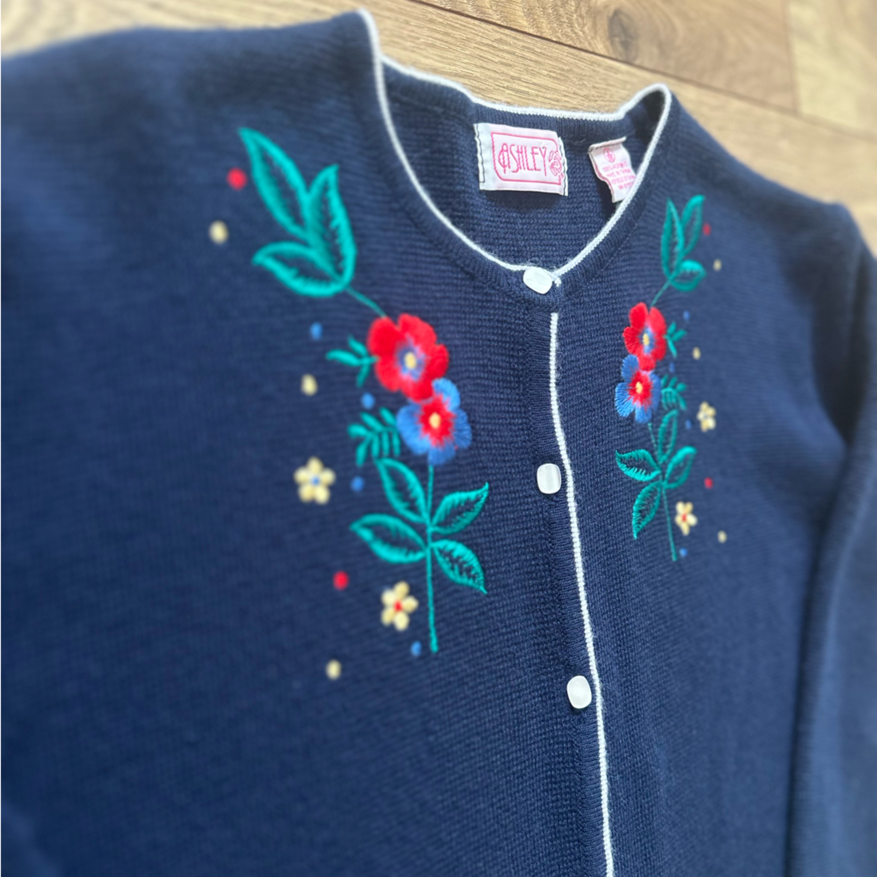 Vintage Ashley Floral Embroidered Cardigan | Iridescent Buttons | Size Small — image 2 of 8